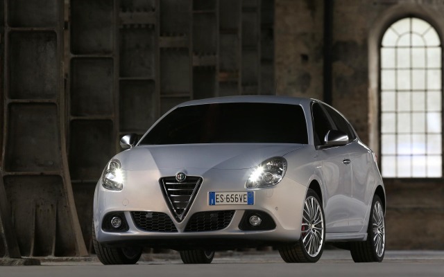 Alfa Romeo Giulietta 2014. Desktop wallpaper