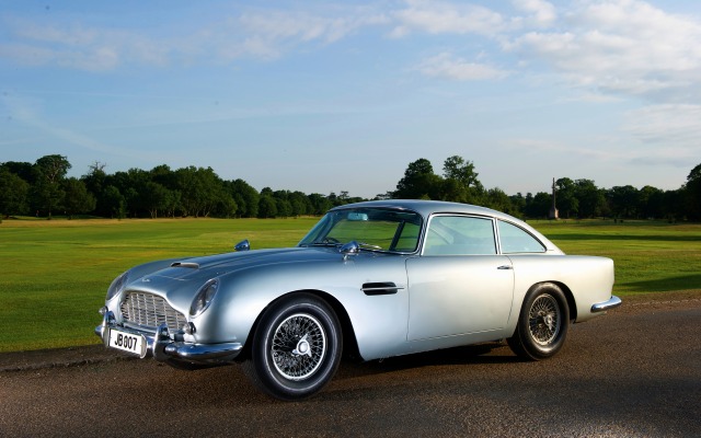 Aston Martin. Desktop wallpaper