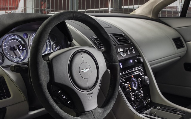Aston Martin V8 Vantage GT 2015. Desktop wallpaper