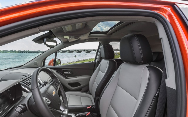 Chevrolet Trax 2015. Desktop wallpaper