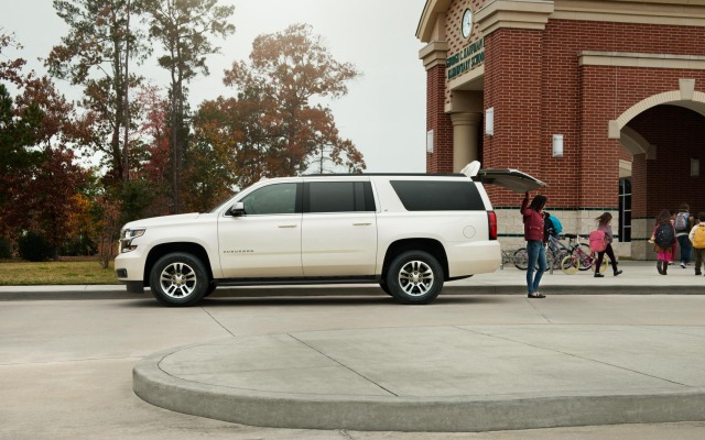 Chevrolet Suburban 2015. Desktop wallpaper