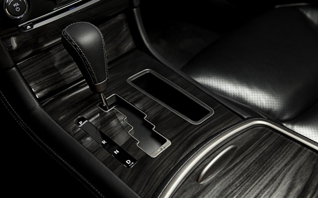 Chrysler 300C John Varvatos Limited Edition 2014. Desktop wallpaper