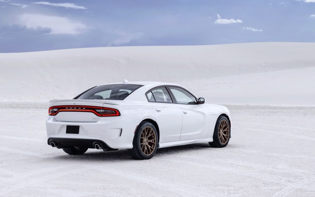 Dodge Charger SRT Hellcat 2015. Desktop wallpaper
