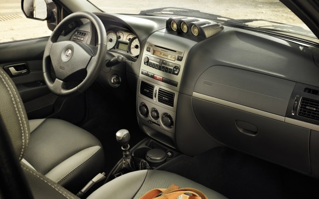 Fiat Strada 2013. Desktop wallpaper