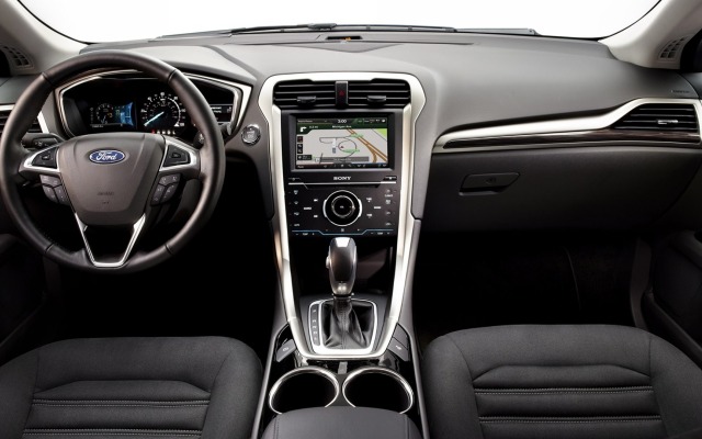 Ford Fusion SE Hybrid 2013. Desktop wallpaper