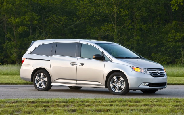 Honda Odyssey 2011. Desktop wallpaper