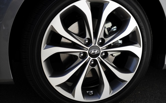 Hyundai Sonata 2014. Desktop wallpaper