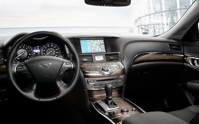 Infiniti Q70 Hybrid 2015. Desktop wallpaper