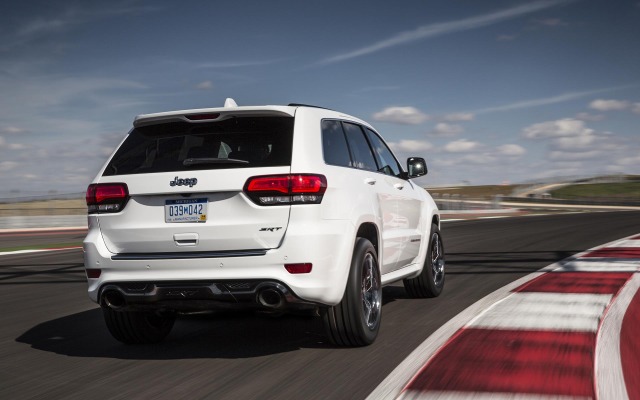 Jeep Grand Cherokee SRT 2015. Desktop wallpaper