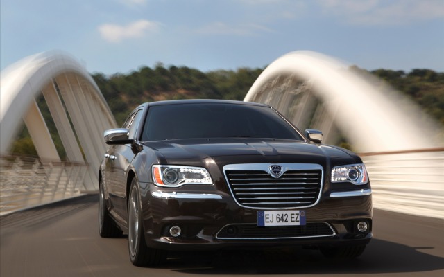 Lancia Thema 2012. Desktop wallpaper