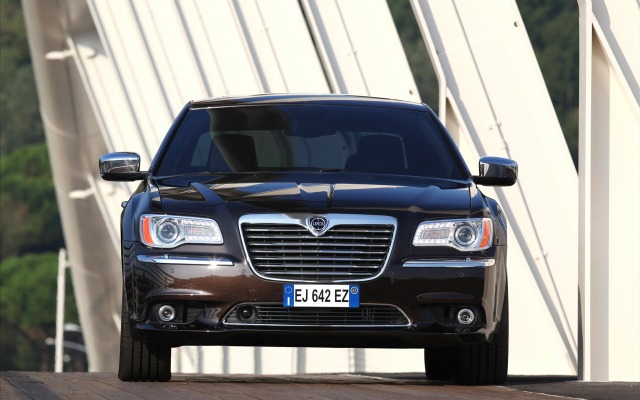 Lancia Thema 2012. Desktop wallpaper