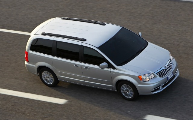 Lancia Voyager 2012. Desktop wallpaper
