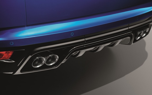Land Rover Range Rover Sport SVR 2015. Desktop wallpaper