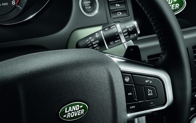 Land Rover Discovery Sport 2015. Desktop wallpaper