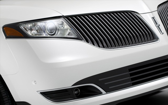 Lincoln MKT 2013. Desktop wallpaper