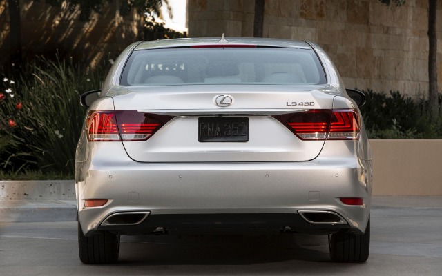 Lexus LS 460 2015. Desktop wallpaper