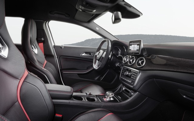 Mercedes-AMG GLA 45 2015. Desktop wallpaper