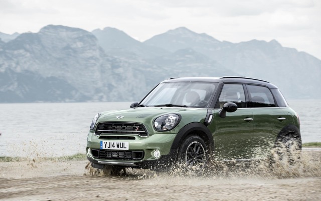 MINI Cooper S Countryman 2015. Desktop wallpaper