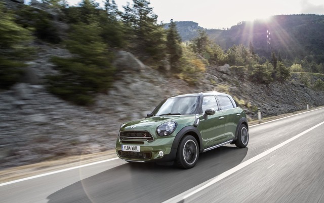 MINI Cooper S Countryman 2015. Desktop wallpaper