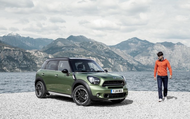 MINI Cooper S Countryman 2015. Desktop wallpaper