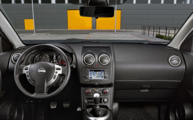 Nissan Qashqai 2012. Desktop wallpaper