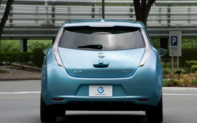 Nissan LEAF 2011. Desktop wallpaper