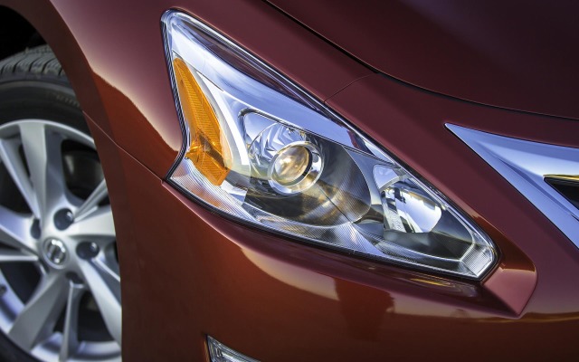 Nissan Altima SV 2015. Desktop wallpaper
