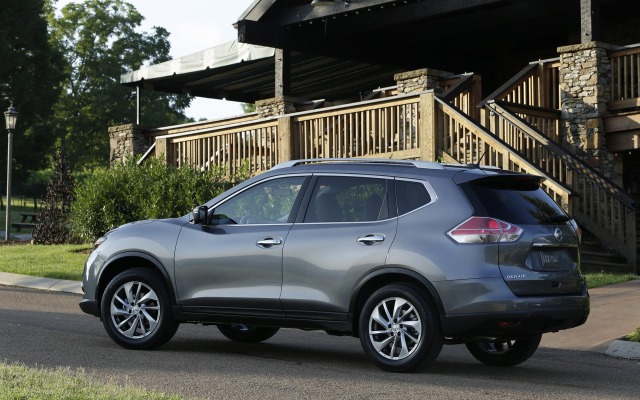 Nissan Rogue SL 2015. Desktop wallpaper