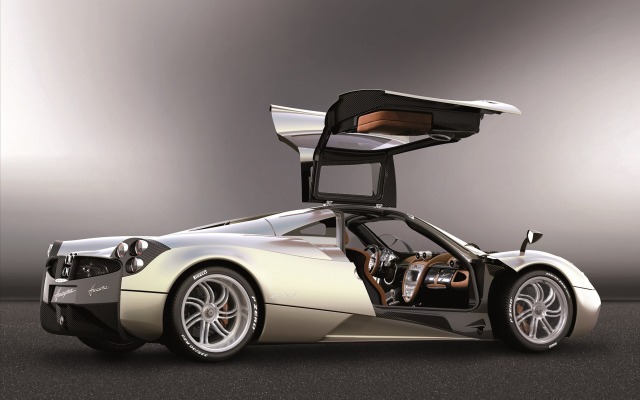 Pagani Huayra 2011. Desktop wallpaper