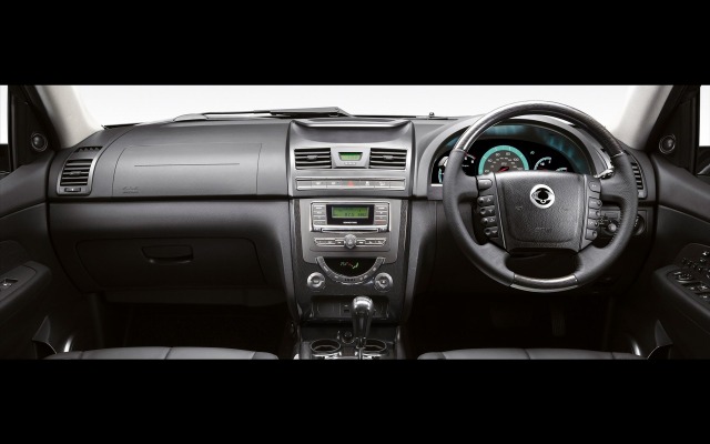 SsangYong Rexton W 2014. Desktop wallpaper