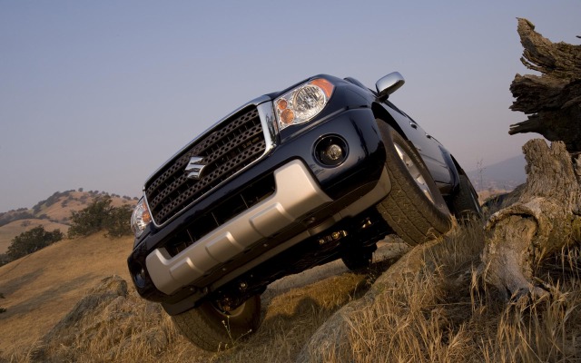 Suzuki Equator 2012. Desktop wallpaper