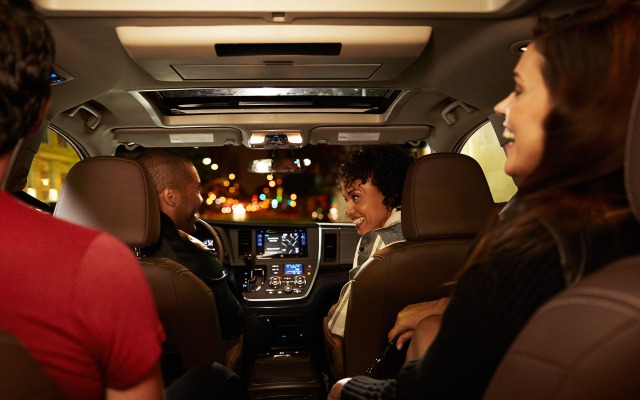Toyota Sienna 2015. Desktop wallpaper