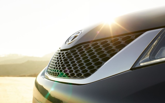 Toyota Sienna 2015. Desktop wallpaper