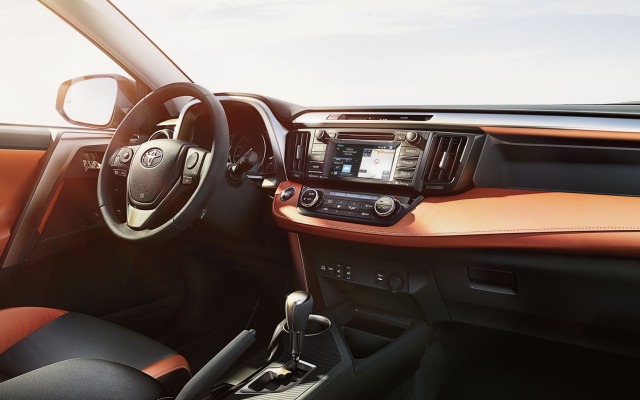 Toyota RAV4 2015. Desktop wallpaper