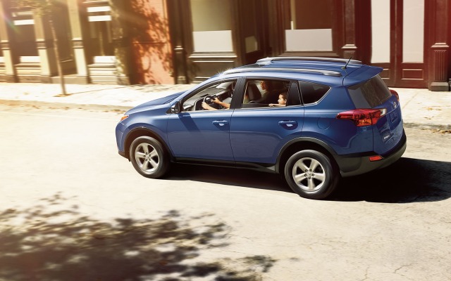 Toyota RAV4 2015. Desktop wallpaper