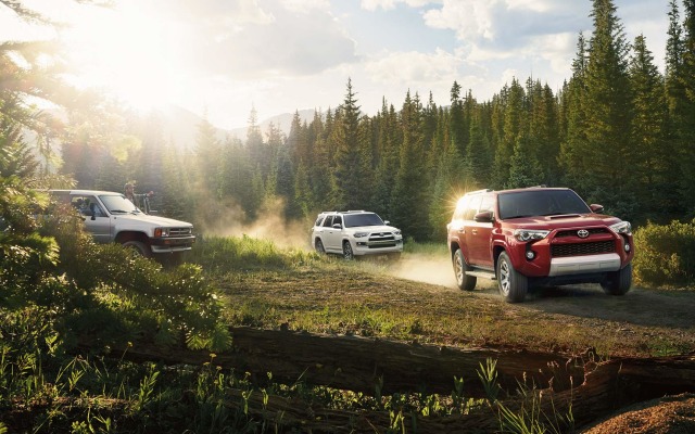 Toyota 4Runner 2015. Desktop wallpaper