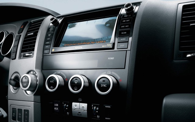 Toyota Sequoia 2015. Desktop wallpaper