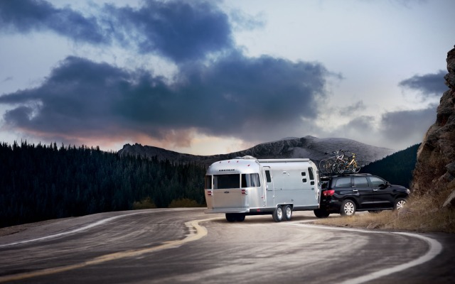 Toyota Sequoia 2015. Desktop wallpaper