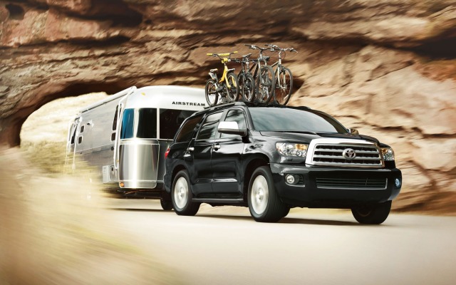 Toyota Sequoia 2015. Desktop wallpaper
