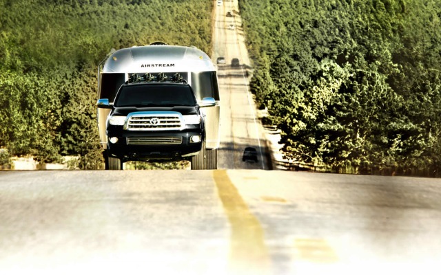 Toyota Sequoia 2015. Desktop wallpaper