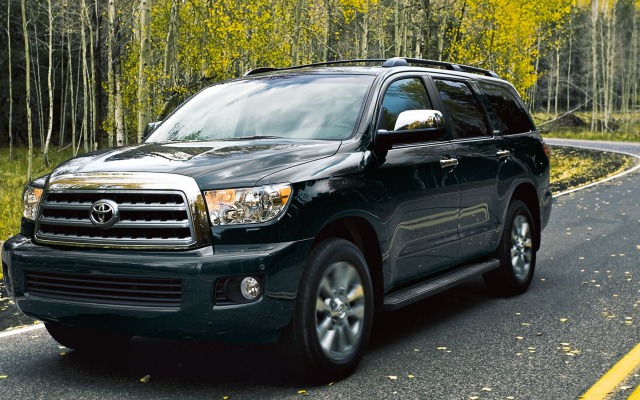Toyota Sequoia 2015. Desktop wallpaper