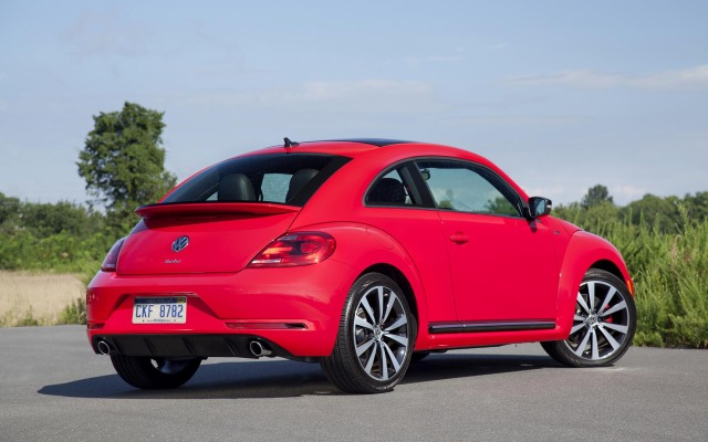 Volkswagen Beetle 2015. Desktop wallpaper