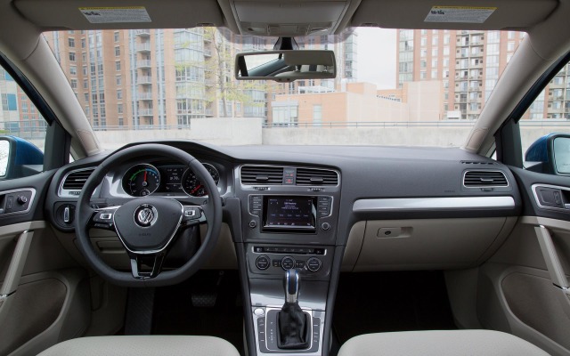 Volkswagen e-Golf 2015. Desktop wallpaper