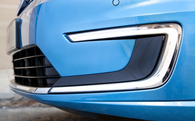 Volkswagen e-Golf 2015. Desktop wallpaper