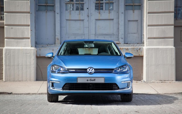 Volkswagen e-Golf 2015. Desktop wallpaper