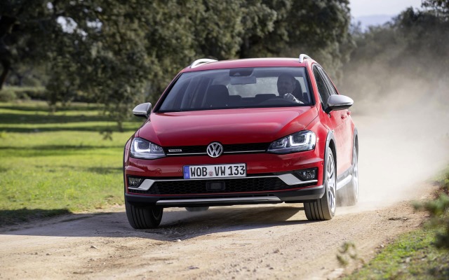 Volkswagen Golf Alltrack 2015. Desktop wallpaper