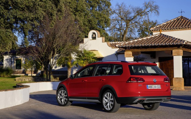 Volkswagen Golf Alltrack 2015. Desktop wallpaper