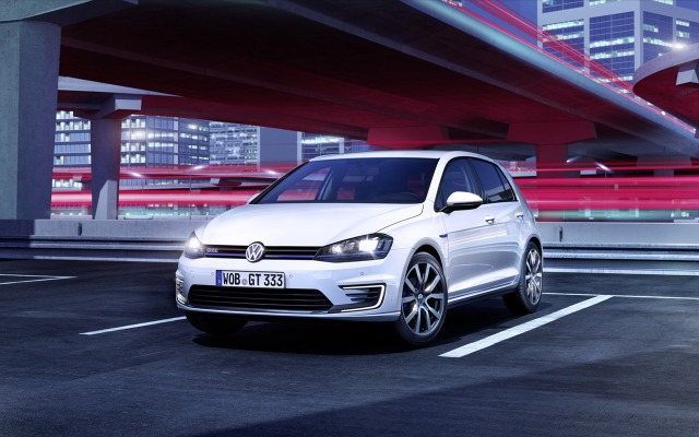 Volkswagen Golf GTE 2015. Desktop wallpaper