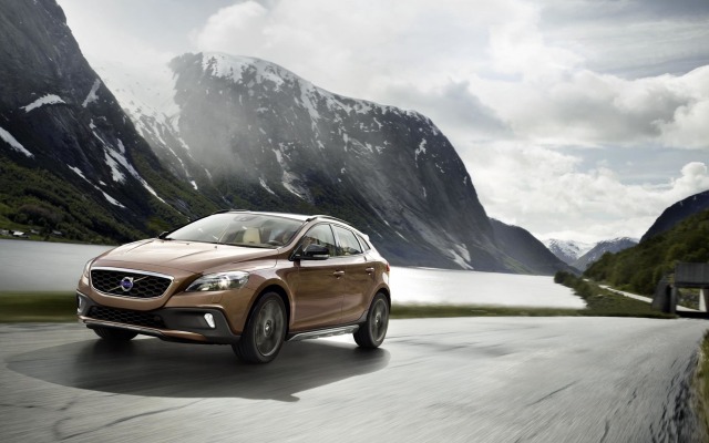 Volvo V40 Cross Country 2015. Desktop wallpaper