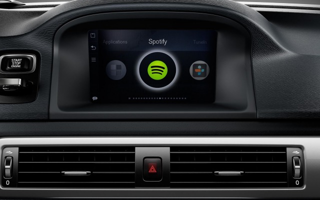 Volvo V70 2015. Desktop wallpaper